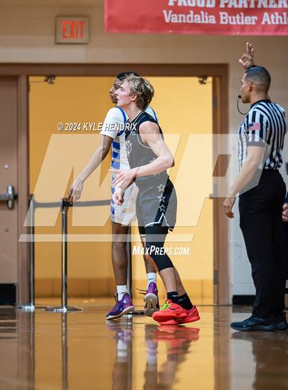 Thumbnail 3 in Wyoming vs. Badin (OSHAA Division II Regional Semifinal) photogallery.