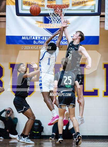 Thumbnail 2 in Wyoming vs. Badin (OSHAA Division II Regional Semifinal) photogallery.