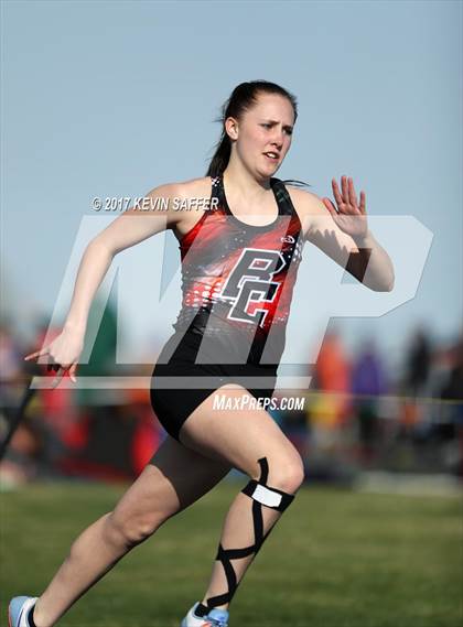 Thumbnail 3 in Yuma Invitational Track Meet photogallery.