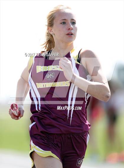 Thumbnail 3 in Yuma Invitational Track Meet photogallery.