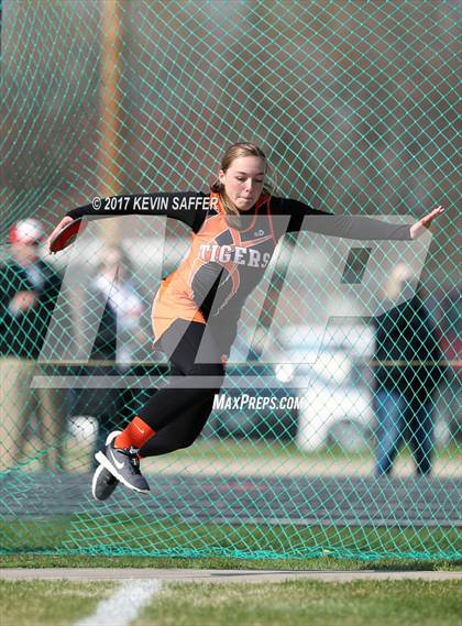 Thumbnail 1 in Yuma Invitational Track Meet photogallery.