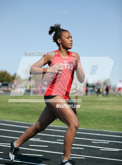 Thumbnail 2 in Yuma Invitational Track Meet photogallery.