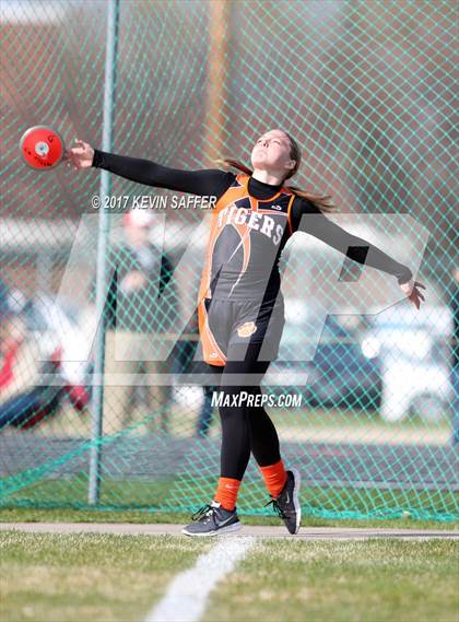 Thumbnail 2 in Yuma Invitational Track Meet photogallery.