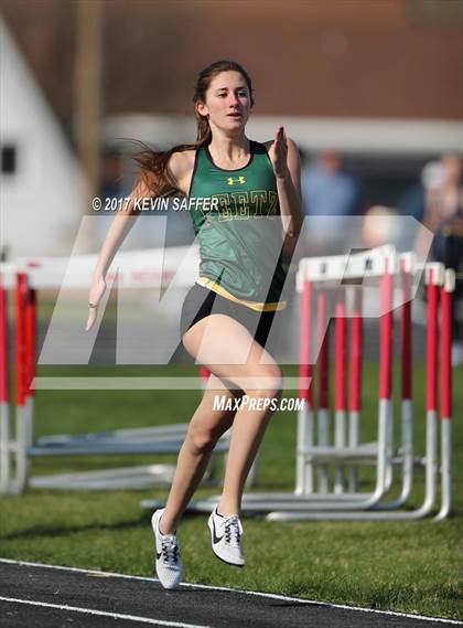 Thumbnail 3 in Yuma Invitational Track Meet photogallery.