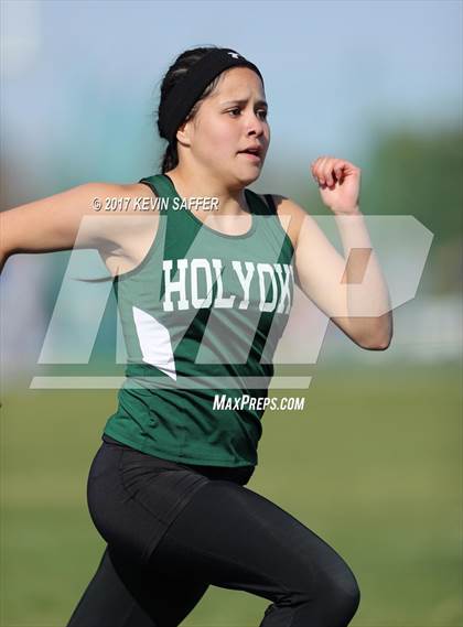 Thumbnail 1 in Yuma Invitational Track Meet photogallery.