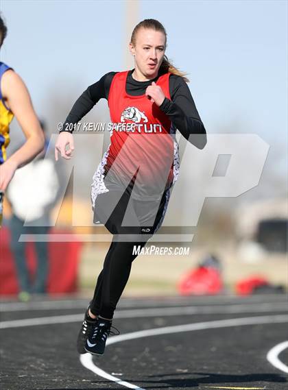 Thumbnail 2 in Yuma Invitational Track Meet photogallery.