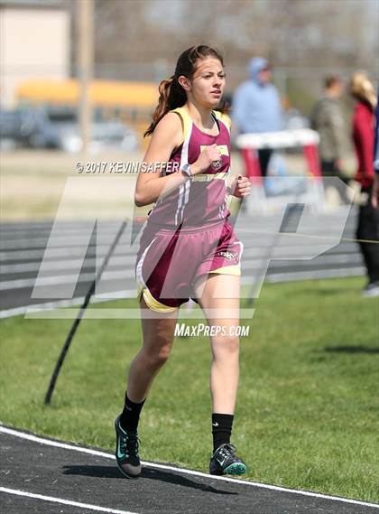 Thumbnail 2 in Yuma Invitational Track Meet photogallery.
