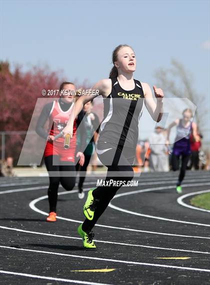 Thumbnail 3 in Yuma Invitational Track Meet photogallery.