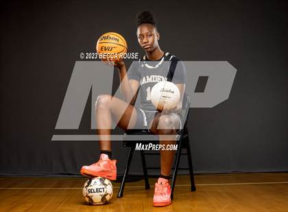 Thumbnail 1 in 2022-23 MaxPreps Female National Athlete of the Year (Joyce Edwards) photogallery.