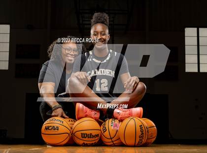 Thumbnail 1 in 2022-23 MaxPreps Female National Athlete of the Year (Joyce Edwards) photogallery.