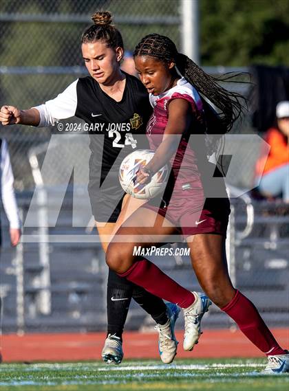 Thumbnail 2 in Rio Americano vs. Whitney (Rio Tournament) photogallery.