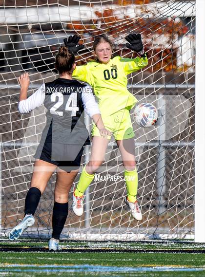 Thumbnail 2 in Rio Americano vs. Whitney (Rio Tournament) photogallery.