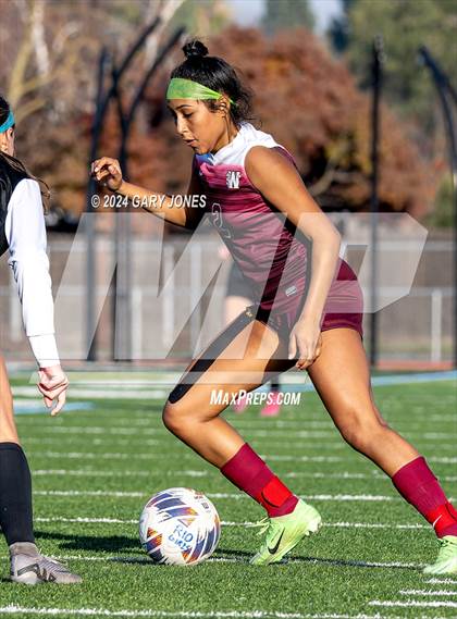 Thumbnail 2 in Rio Americano vs. Whitney (Rio Tournament) photogallery.