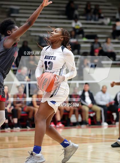 Thumbnail 2 in North Crowley vs. North Shore (McDonald's Texas Invitational) photogallery.
