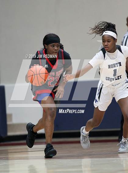 Thumbnail 2 in North Crowley vs. North Shore (McDonald's Texas Invitational) photogallery.