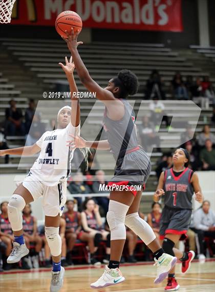 Thumbnail 3 in North Crowley vs. North Shore (McDonald's Texas Invitational) photogallery.