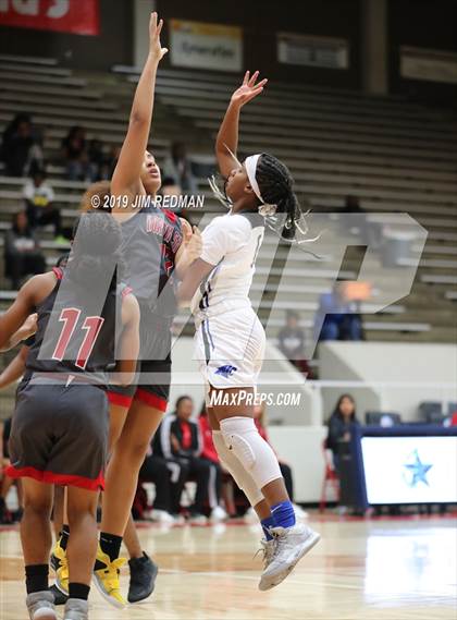 Thumbnail 3 in North Crowley vs. North Shore (McDonald's Texas Invitational) photogallery.