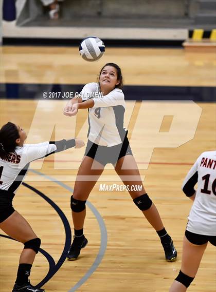 Thumbnail 2 in Cornerstone Christian vs Medina Valley (SAISD Invitational) photogallery.