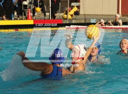 Thumbnail 2 in St. Ignatius vs Monte Vista (Tri-Valley Invitational) photogallery.