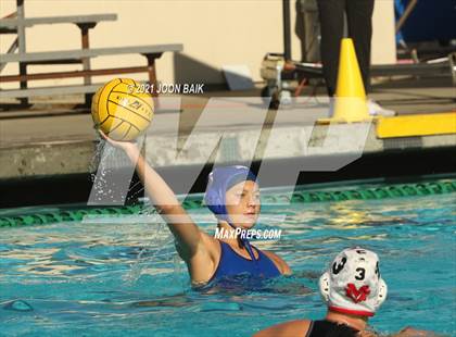 Thumbnail 2 in St. Ignatius vs Monte Vista (Tri-Valley Invitational) photogallery.