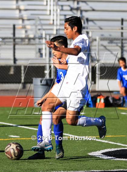 Thumbnail 1 in Duarte vs Azusa photogallery.