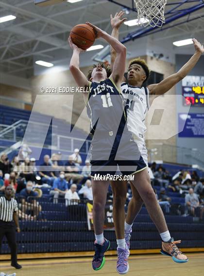 Thumbnail 2 in Dallas Jesuit vs. Lone Star (In-N-Out Tournament) photogallery.