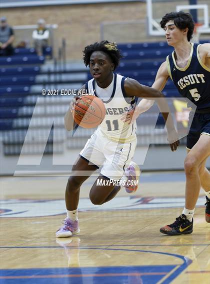 Thumbnail 1 in Dallas Jesuit vs. Lone Star (In-N-Out Tournament) photogallery.