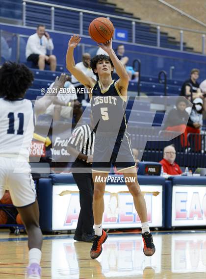 Thumbnail 3 in Dallas Jesuit vs. Lone Star (In-N-Out Tournament) photogallery.