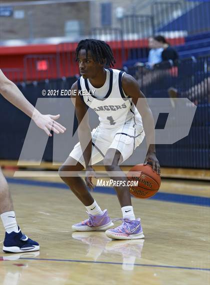 Thumbnail 3 in Dallas Jesuit vs. Lone Star (In-N-Out Tournament) photogallery.
