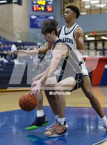 Thumbnail 3 in Dallas Jesuit vs. Lone Star (In-N-Out Tournament) photogallery.