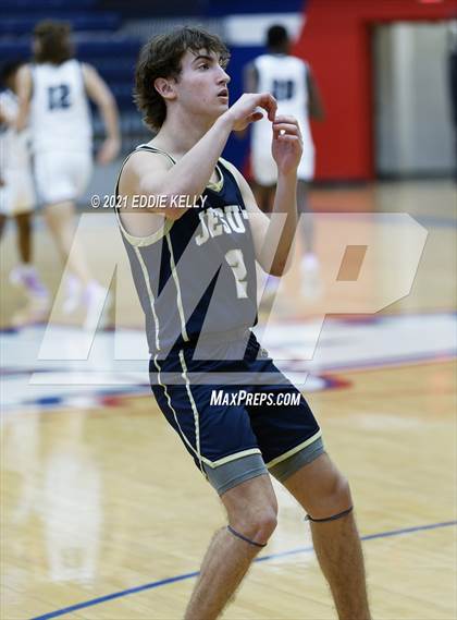Thumbnail 3 in Dallas Jesuit vs. Lone Star (In-N-Out Tournament) photogallery.