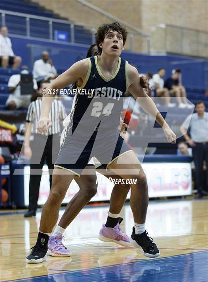 Thumbnail 3 in Dallas Jesuit vs. Lone Star (In-N-Out Tournament) photogallery.
