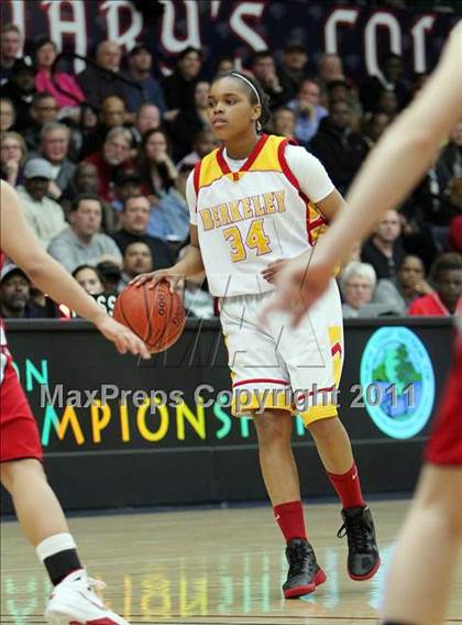 Thumbnail 1 in Carondelet vs. Berkeley (CIF NCS D1 Final) photogallery.
