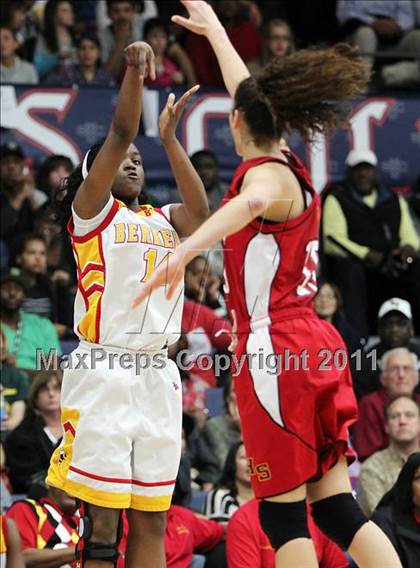 Thumbnail 3 in Carondelet vs. Berkeley (CIF NCS D1 Final) photogallery.
