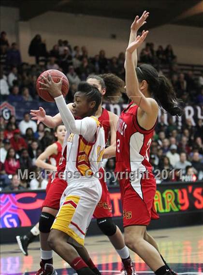 Thumbnail 2 in Carondelet vs. Berkeley (CIF NCS D1 Final) photogallery.