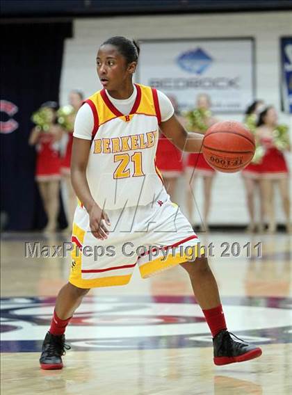 Thumbnail 3 in Carondelet vs. Berkeley (CIF NCS D1 Final) photogallery.