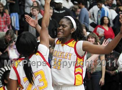 Thumbnail 2 in Carondelet vs. Berkeley (CIF NCS D1 Final) photogallery.