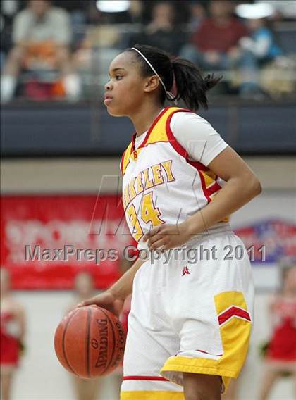 Thumbnail 2 in Carondelet vs. Berkeley (CIF NCS D1 Final) photogallery.