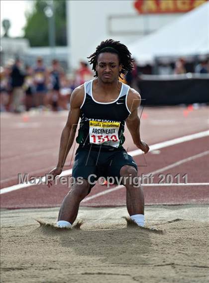 Thumbnail 2 in 44th Arcadia Invitational (Friday's Competition) photogallery.