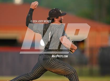 Thumbnail 2 in Hernando vs Lewisburg (MHSAA 7A Round 2) photogallery.