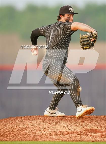 Thumbnail 1 in Hernando vs Lewisburg (MHSAA 7A Round 2) photogallery.