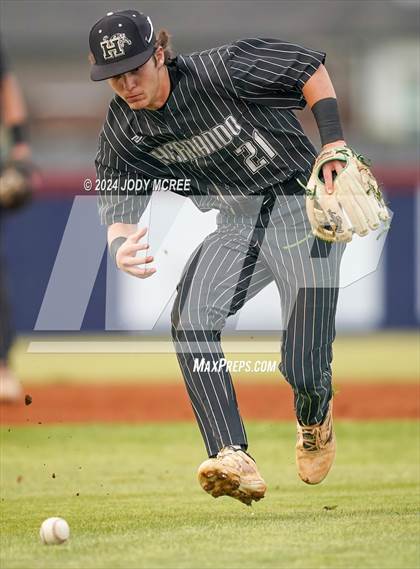 Thumbnail 3 in Hernando vs Lewisburg (MHSAA 7A Round 2) photogallery.