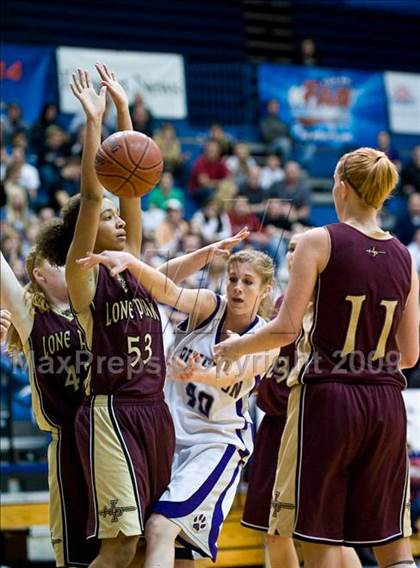 Thumbnail 3 in Riverton vs Lone Peak (Utah 5A Quarterfinal) photogallery.
