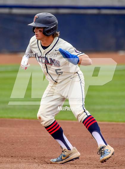 Thumbnail 3 in Fullerton vs. Tesoro (CIF SS DIV 4 Championship Final) photogallery.