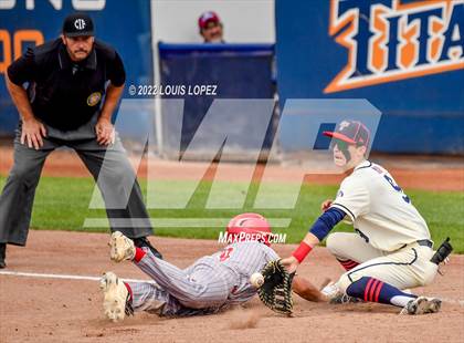 Thumbnail 3 in Fullerton vs. Tesoro (CIF SS DIV 4 Championship Final) photogallery.