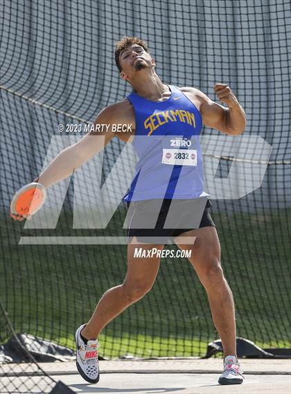 Thumbnail 2 in Class 5 Discus (MSHSAA State Championship) photogallery.