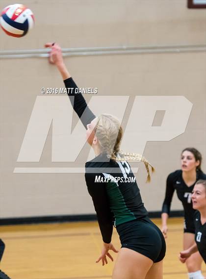 Thumbnail 1 in Pine Creek vs. Niwot (Mustang Classic Tournament) photogallery.