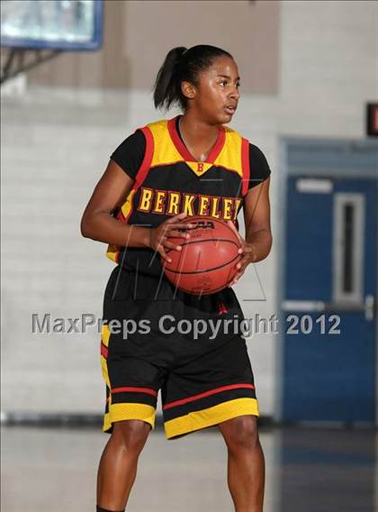 Thumbnail 3 in Berkeley vs. Pleasant Grove (Coaches vs. Cancer) photogallery.