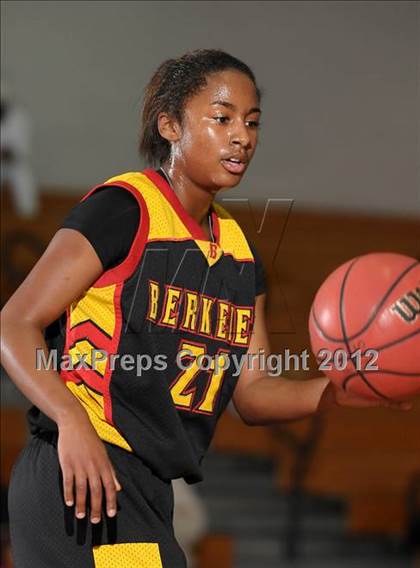 Thumbnail 3 in Berkeley vs. Pleasant Grove (Coaches vs. Cancer) photogallery.