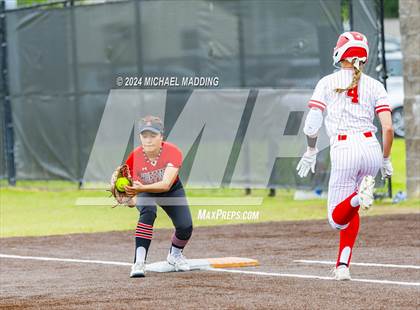 Thumbnail 3 in Bridge City vs Hargrave (UIL 4A Softball Region 1 & 3 Bi-District) photogallery.